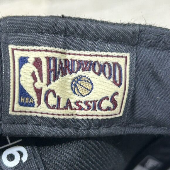 New Era Chicago Bulls SnapBack Hat Black Purple Hardwood Classics NBA - Picture 6 of 8
